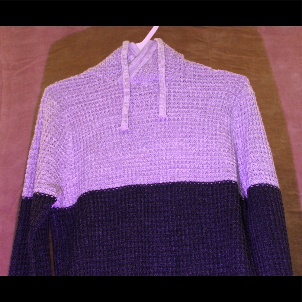 Men’s Sweater - Picture 2 of 7